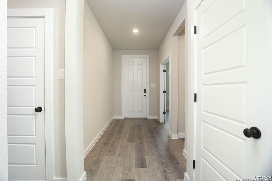 Spacious, unfurnished interior of a new home in Vista Ridge, Live Oak (Image 24). Spacious, unfurnished interior of a new home in Vista Ridge, Live Oak (Image 24).