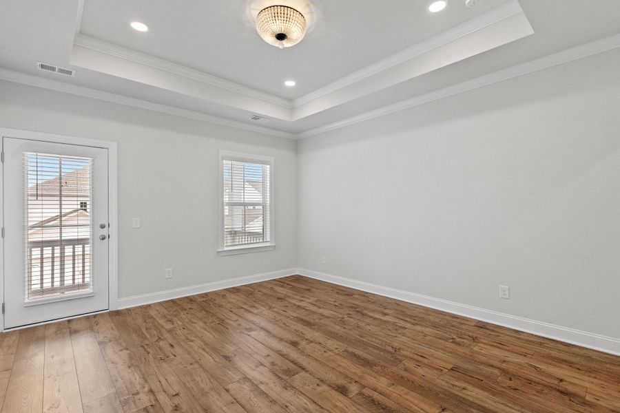 Spacious, unfurnished interior of a new home in Oak Bluff, Charleston (Image 28). Spacious, unfurnished interior of a new home in Oak Bluff, Charleston (Image 28).