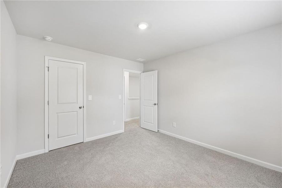 Spacious, unfurnished interior of a new home in Westmont Preserve, Powder Springs (Image 41).