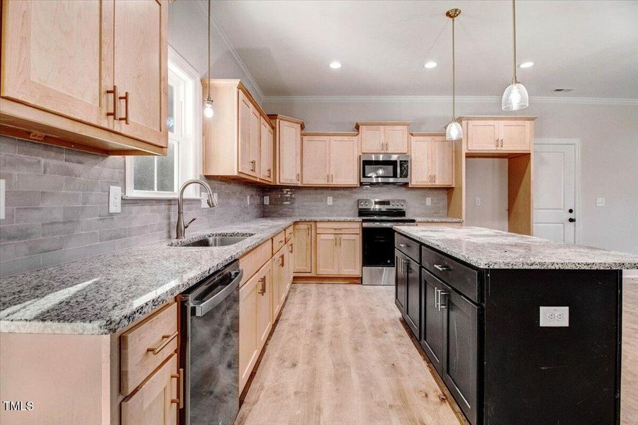 14-283 Paul Hare Rd-14