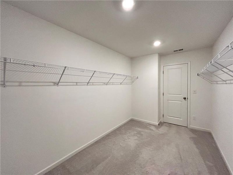 Spacious, unfurnished interior of a new home in , Suwanee (Image 41).