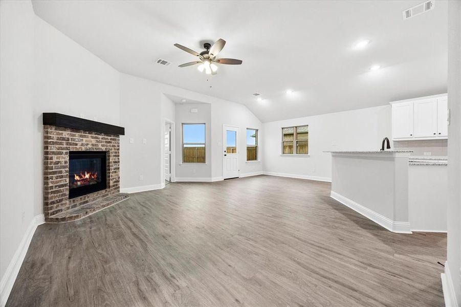 Spacious, unfurnished interior of a new home in Fox Landing, Caddo Mills (Image 30).