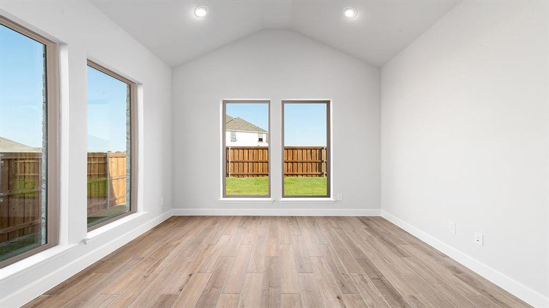 Spacious, unfurnished interior of a new home in Terraces 72', Rockwall (Image 19).