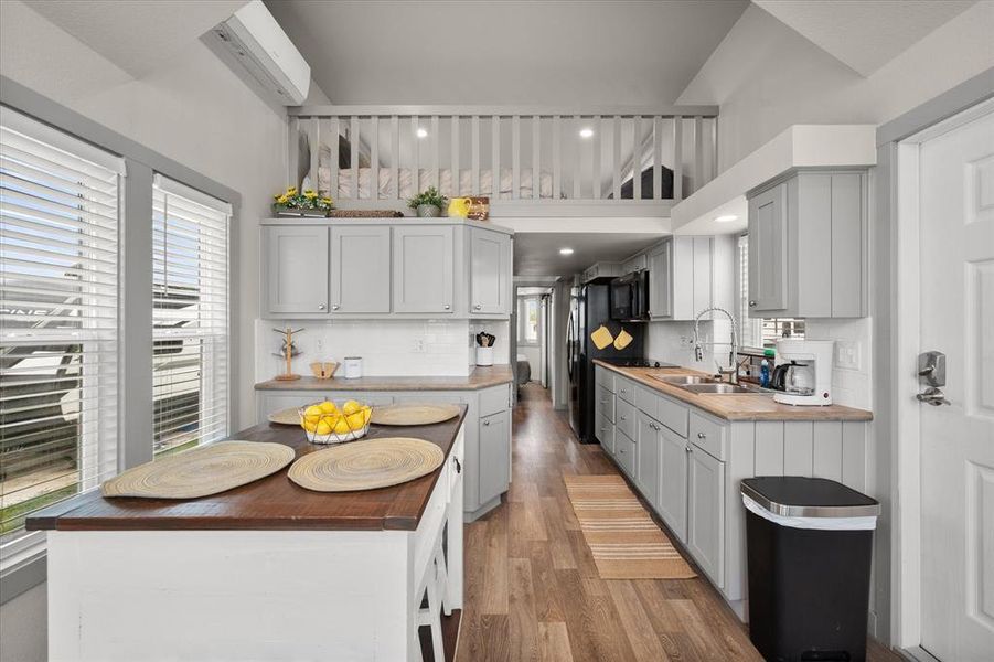 Furnished interior view inside a new home in , Kerens (Image 9).