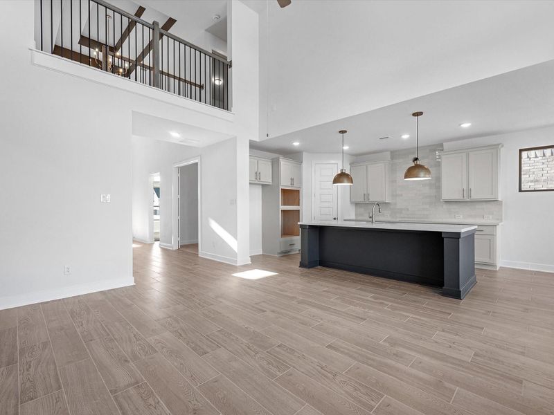 Representative image. Features, specifications, selections and colors may vary. Representative image. Features, specifications, selections and colors may vary.