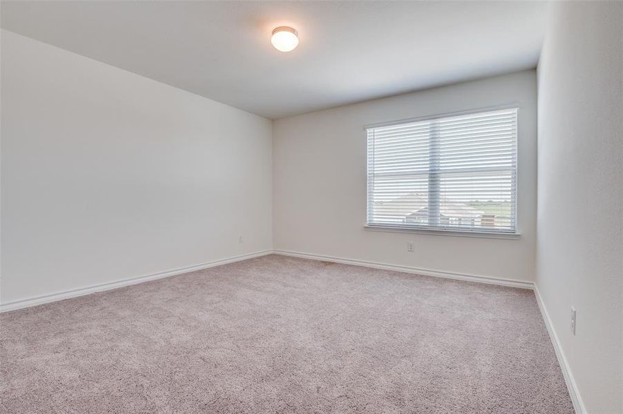 Spacious, unfurnished interior of a new home in Cottonwood Creek, Seagoville (Image 12).