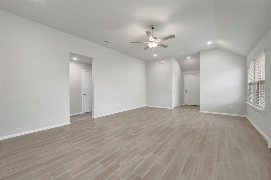 Spacious, unfurnished interior of a new home in Elevon, Lavon (Image 18).