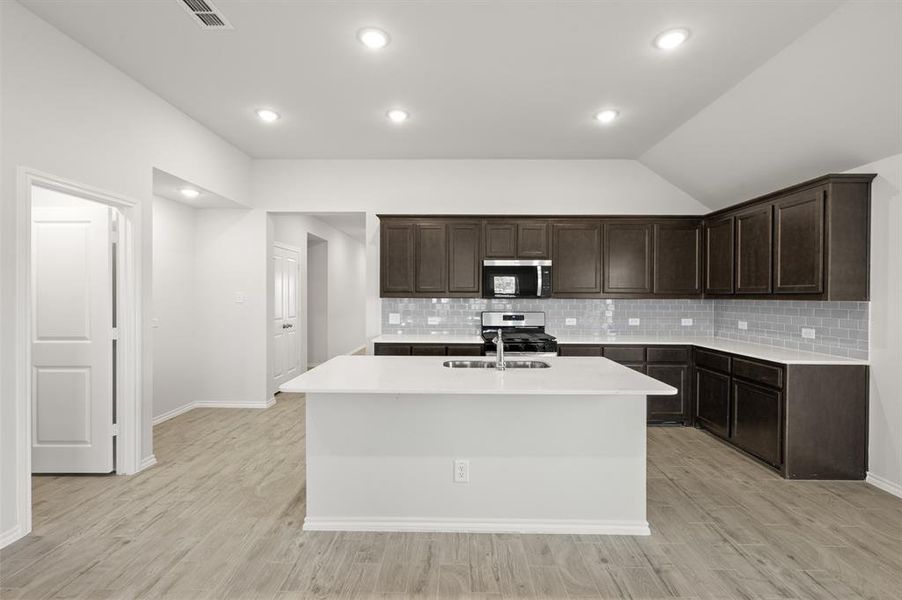 2833 Hay- Kitchen-2