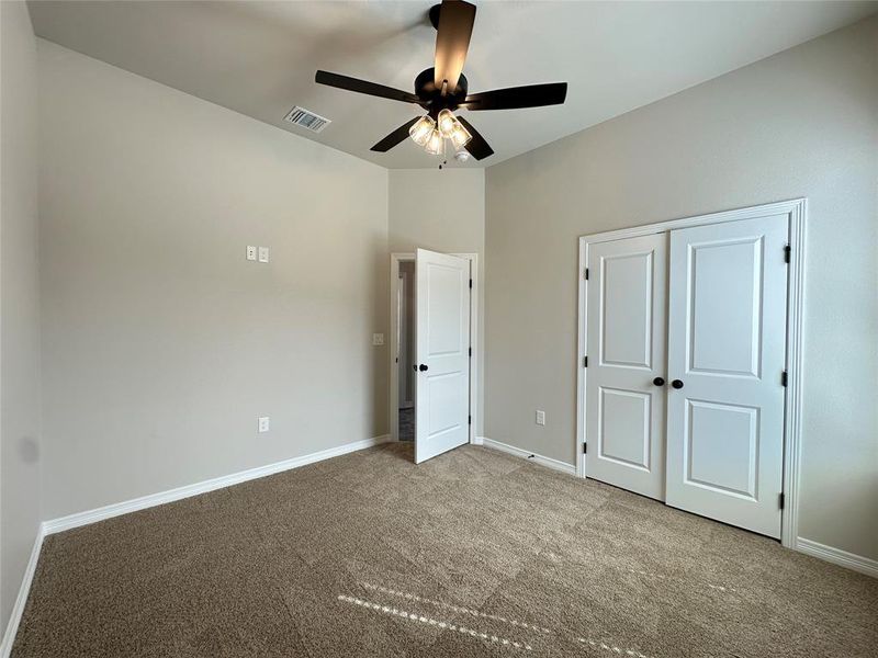 Spacious, unfurnished interior of a new home in , Lorena (Image 19).