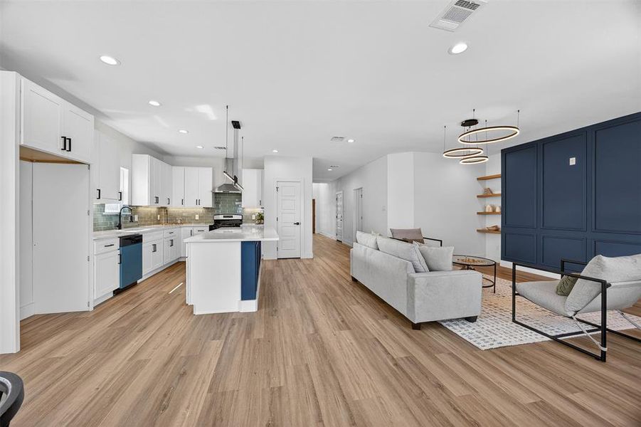 Furnished interior view inside a new home in , Fort Worth (Image 7).