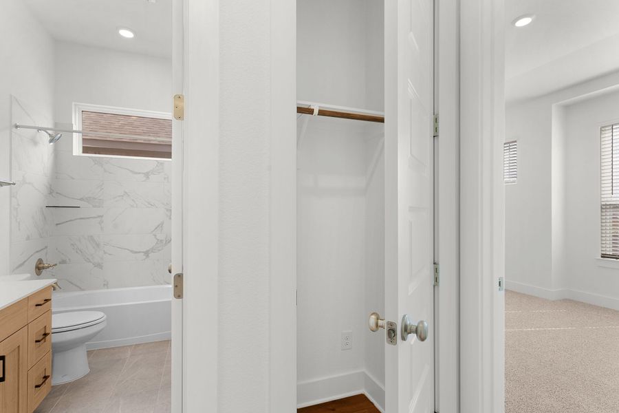 Furnished interior view inside a new home in Santa Rita Ranch, Liberty Hill (Image 46). Furnished interior view inside a new home in Santa Rita Ranch, Liberty Hill (Image 46).