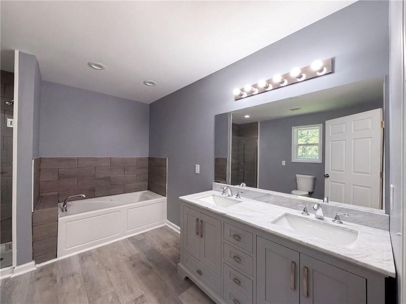 Furnished interior view inside a new home in , Carrollton (Image 7).