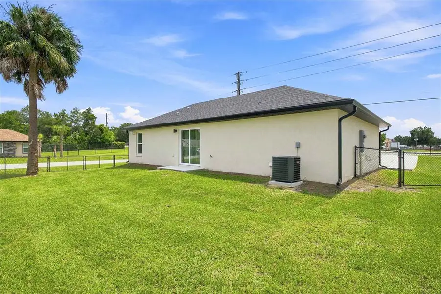 Exterior details and patio area of a home in , Ocala (Image 3).