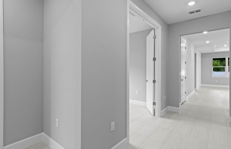 Spacious, unfurnished interior of a new home in Shores at Stillwater, Englewood (Image 16).
