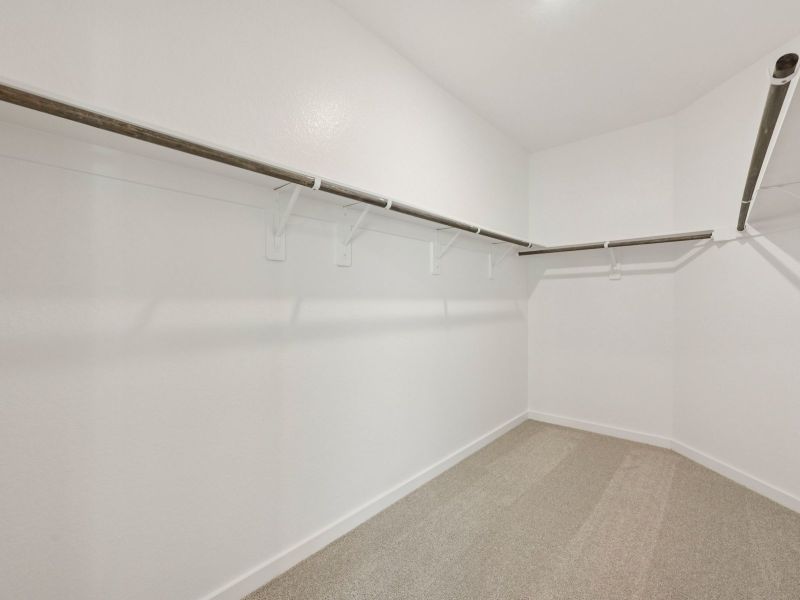 Spacious, unfurnished interior of a new home in Stewart's Ranch, Conroe (Image 13).