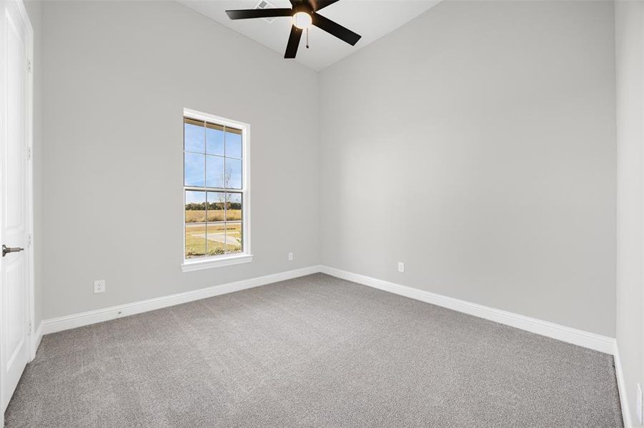 Spacious, unfurnished interior of a new home in Waterfall Ranch - 1 Acre Lots, Waxahachie (Image 24). Spacious, unfurnished interior of a new home in Waterfall Ranch - 1 Acre Lots, Waxahachie (Image 24).