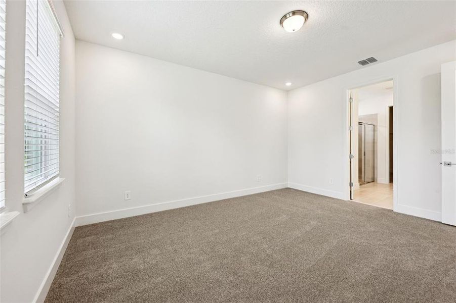 Spacious, unfurnished interior of a new home in Ridgehaven - Signature Series, Ormond Beach (Image 30).