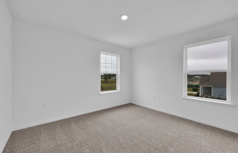 Spacious, unfurnished interior of a new home in Hyland Trail, Green Cove Springs (Image 24).