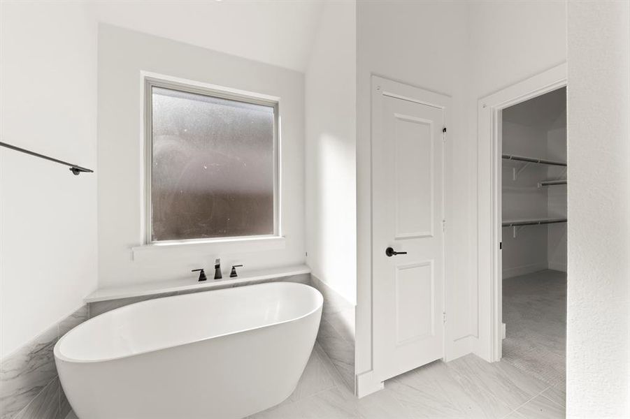 20. 1031 Gracious - Bath (2)