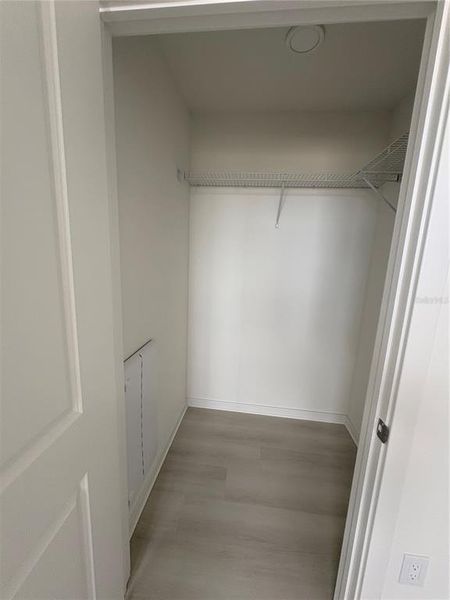 Spacious, unfurnished interior of a new home in , Orlando (Image 10).