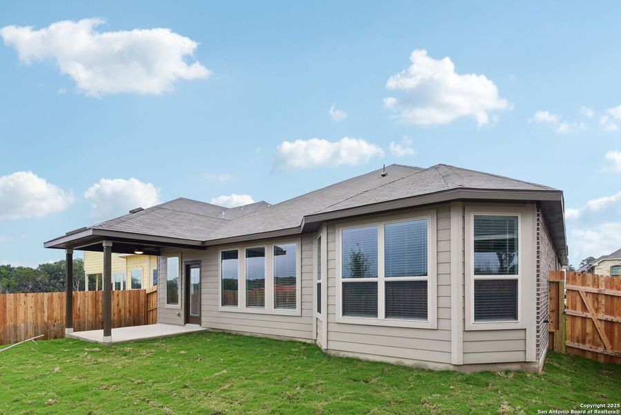 Exterior details and patio area of a home in Fox Falls, Boerne (Image 3).