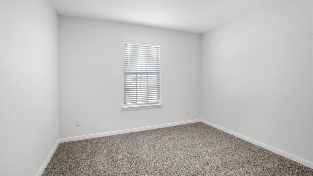 Spacious, unfurnished interior of a new home in Saddlebrook, Waxahachie (Image 16).