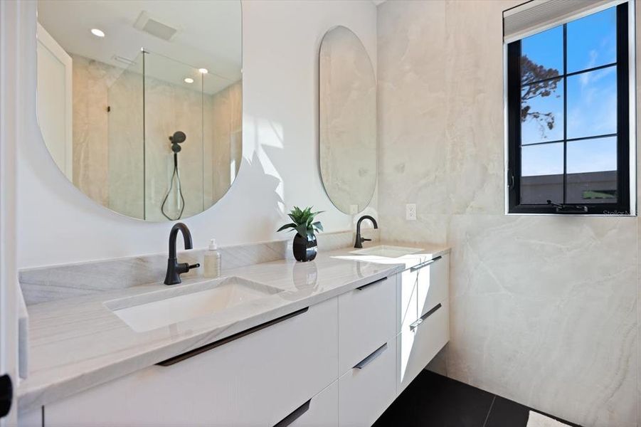 Furnished interior view inside a new home in , Sarasota (Image 46).