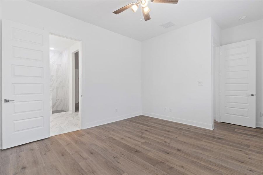 Spacious, unfurnished interior of a new home in , Van Alstyne (Image 32).