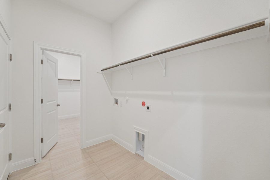 Spacious, unfurnished interior of a new home in Sage Hollow, Kyle (Image 14).