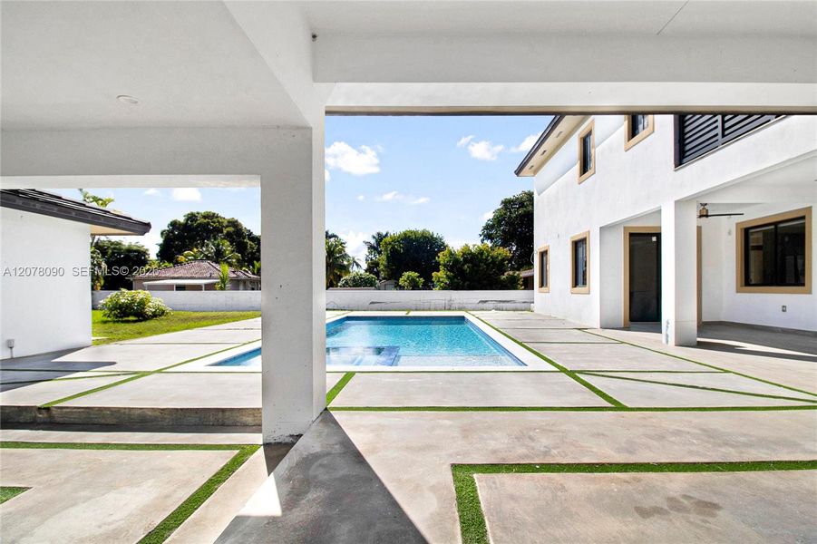 Exterior details and patio area of a home in , Miami (Image 3).