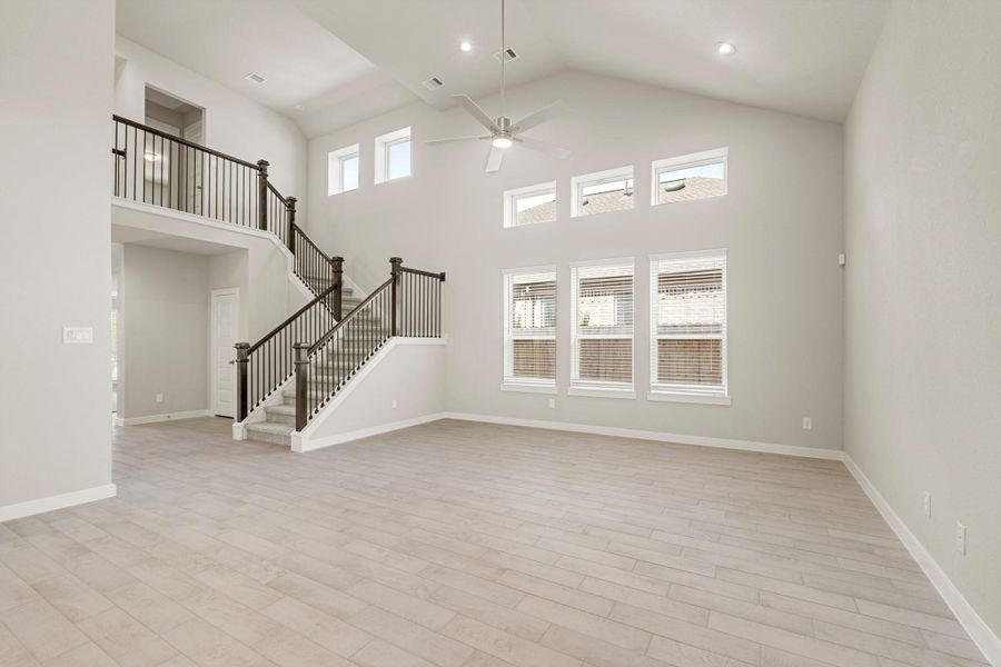 Spacious, unfurnished interior of a new home in Grand Oaks – The Cove, Houston (Image 22). Spacious, unfurnished interior of a new home in Grand Oaks – The Cove, Houston (Image 22).