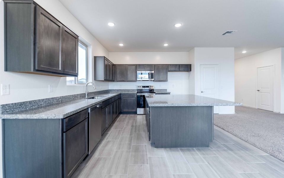 Furnished interior view inside a new home in Rancho Mirage, Maricopa (Image 6).