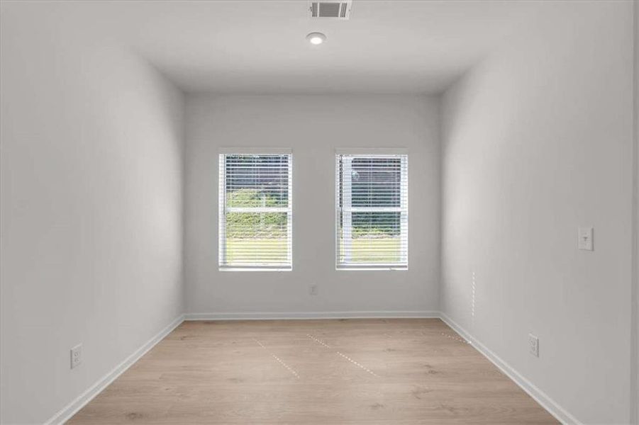 Spacious, unfurnished interior of a new home in The View at Groover's Lake, Lithia Springs (Image 24).