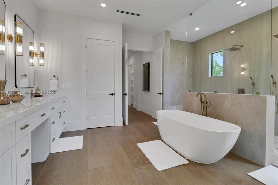 Furnished interior view inside a new home in , Naples (Image 8).