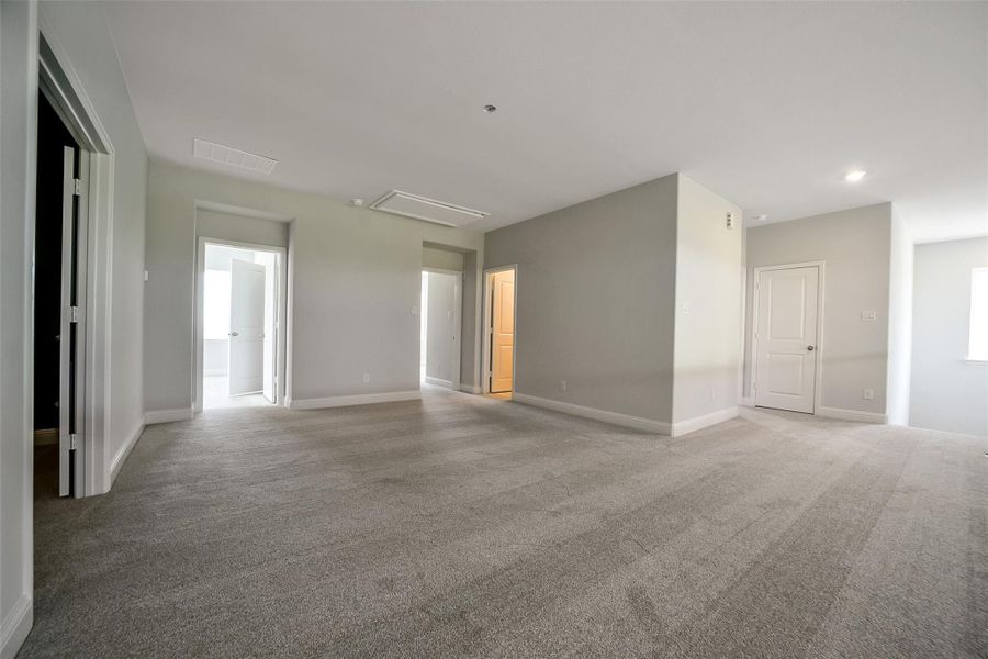 Spacious, unfurnished interior of a new home in Del Bello Lakes 60', Manvel (Image 43). Spacious, unfurnished interior of a new home in Del Bello Lakes 60', Manvel (Image 43).