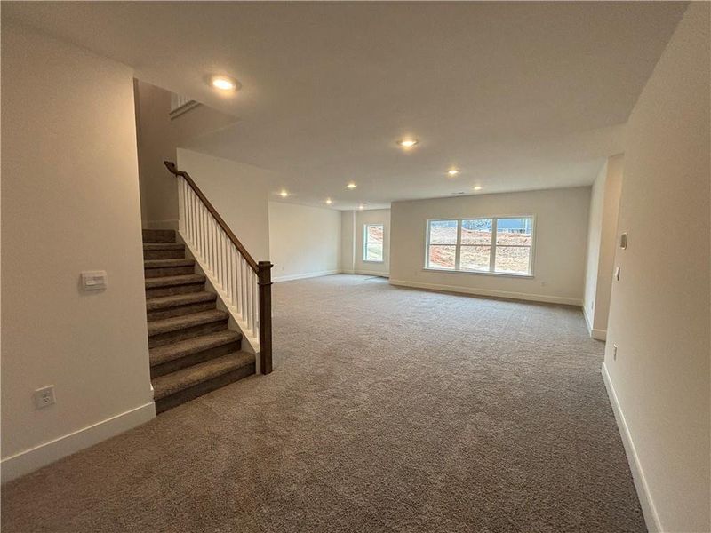 Spacious, unfurnished interior of a new home in Tuscany Hills, Douglasville (Image 22).
