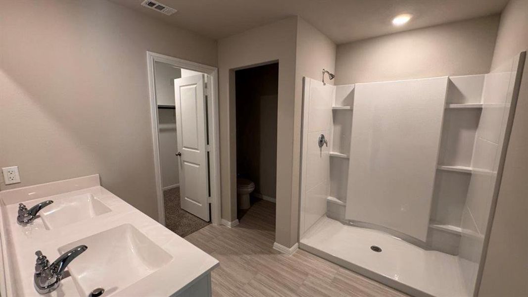 Furnished interior view inside a new home in Meadowbrook Estates, Cleburne (Image 4). Furnished interior view inside a new home in Meadowbrook Estates, Cleburne (Image 4).