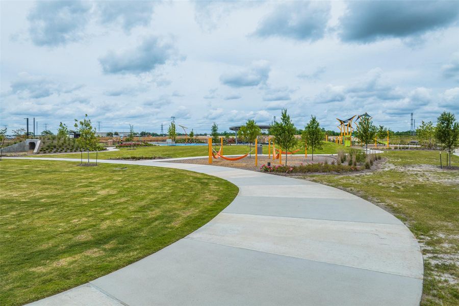 Community amenities in Windrose Green, Angleton (Image 10).