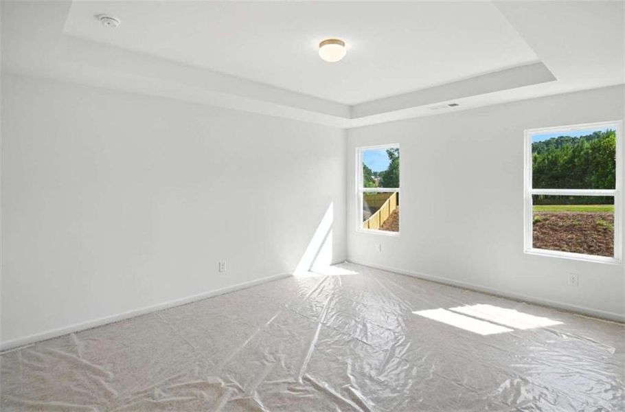 Spacious, unfurnished interior of a new home in Creekside Landing, Dallas (Image 17).