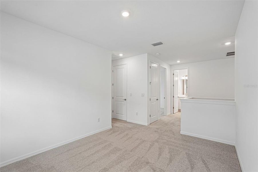 Spacious, unfurnished interior of a new home in Tiburon, Nokomis (Image 18). Spacious, unfurnished interior of a new home in Tiburon, Nokomis (Image 18).
