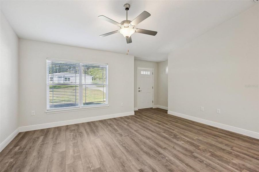 Spacious, unfurnished interior of a new home in , Citrus Springs (Image 14).