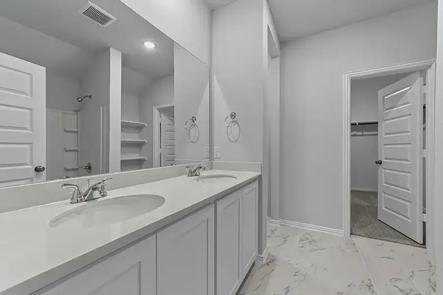 Furnished interior view inside a new home in Rolling Ridge, Van Alstyne (Image 6).