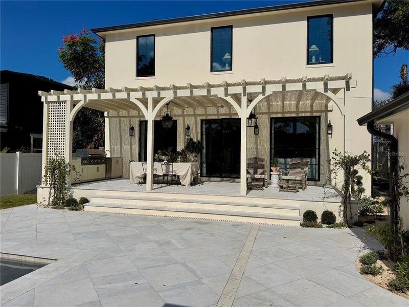 Exterior details and patio area of a home in , Tampa (Image 2).