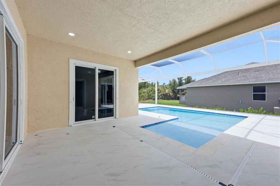 Exterior details and patio area of a home in , Port Charlotte (Image 25).