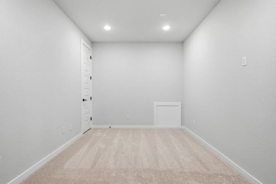 Spacious, unfurnished interior of a new home in Wolf Ranch, Georgetown (Image 32). Spacious, unfurnished interior of a new home in Wolf Ranch, Georgetown (Image 32).