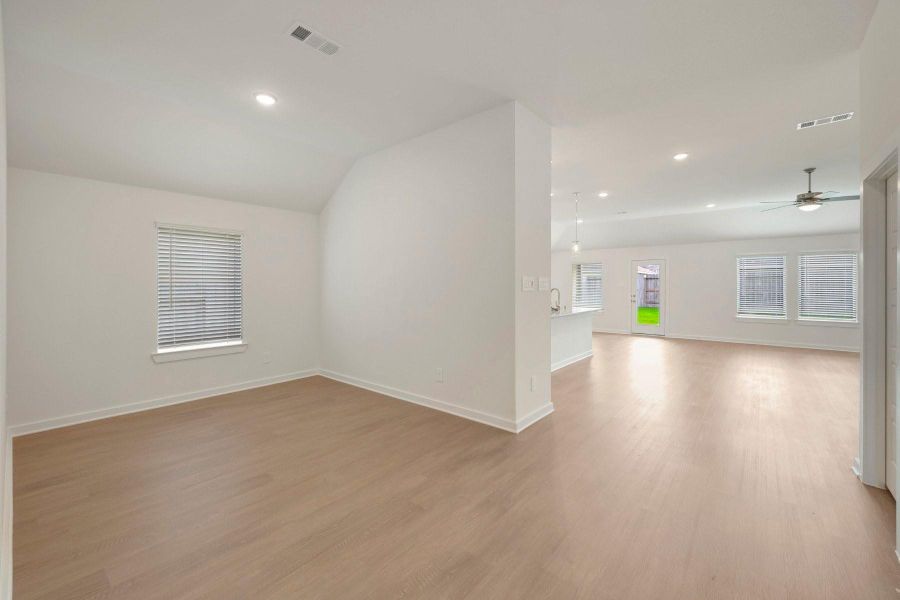 Spacious, unfurnished interior of a new home in Pinewood at Grand Texas, New Caney (Image 31). Spacious, unfurnished interior of a new home in Pinewood at Grand Texas, New Caney (Image 31).