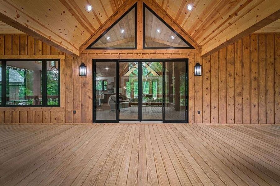 Exterior details and patio area of a home in , McCaysville (Image 24).