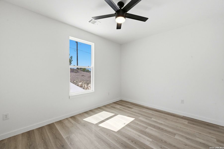 Spacious, unfurnished interior of a new home in , Canyon Lake (Image 21).