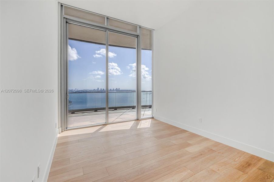 Spacious, unfurnished interior of a new home in , Miami (Image 22).