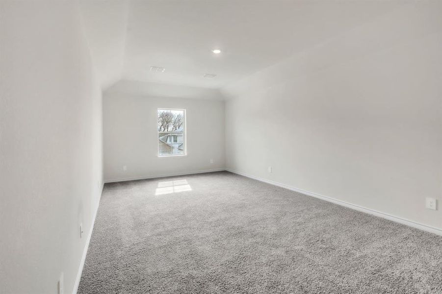 Spacious, unfurnished interior of a new home in The Landing at Hidden Lakes, McKinney (Image 22).